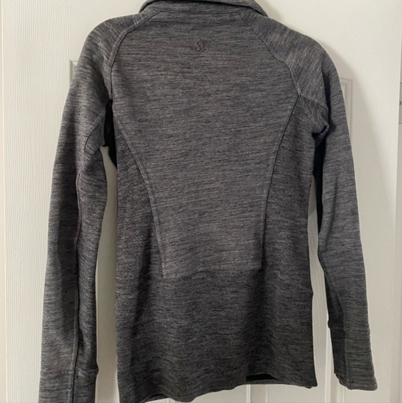 Lululemon jacket size 4 - Picture 3 of 3